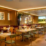 فور بوينتس باي شيراتون مونس 4*