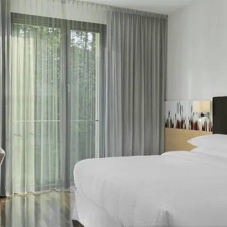 Hotel Four Points By Sheraton Mons 4*