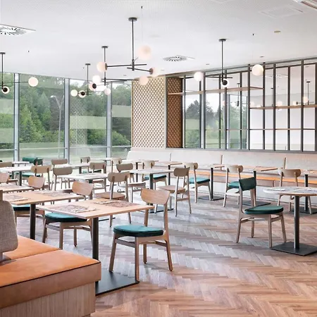 Four Points By Sheraton Mons 4*