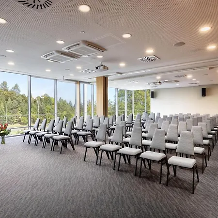 Hotel Four Points By Sheraton Mons