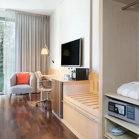 フォー ポインツ バイ シェラトン モンス ホテル リュブリャナ