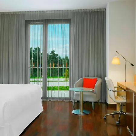 Hotel Four Points By Sheraton Mons 4*