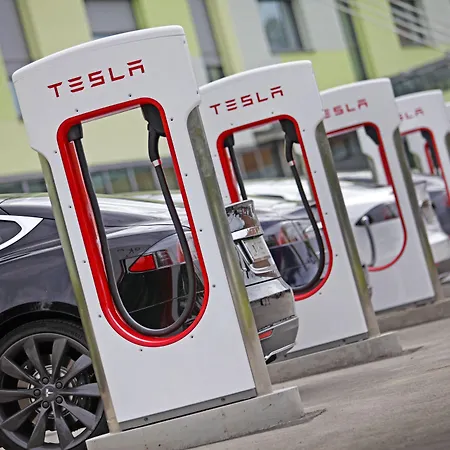 フォー ポインツ バイ シェラトン モンス ホテル