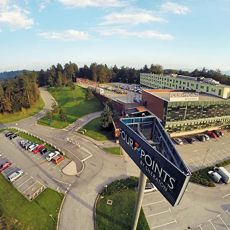 ホテル フォー ポインツ バイ シェラトン モンス 4*