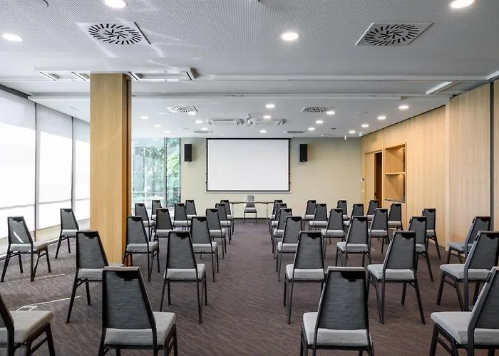 Hotel Four Points By Sheraton Mons