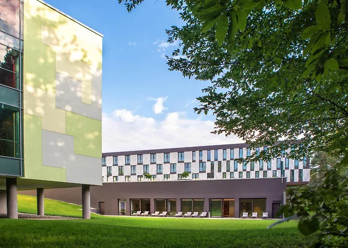 Hotel Four Points By Sheraton Mons 4*