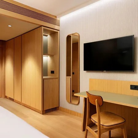 Szálloda Four Points By Sheraton Mons 4*