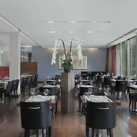 Four Points By Sheraton Mons Szálloda