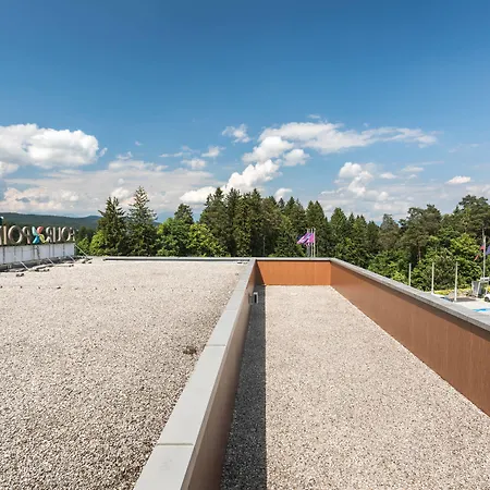 フォー ポインツ バイ シェラトン モンス