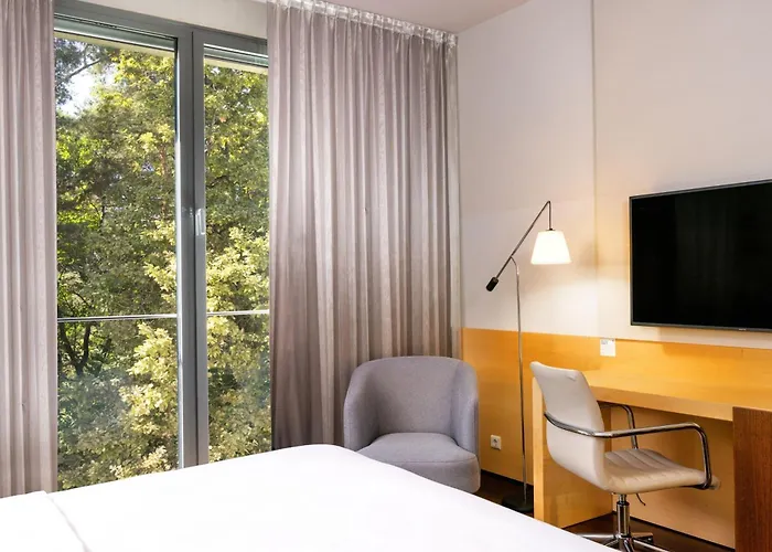 Four Points By Sheraton Mons 4*